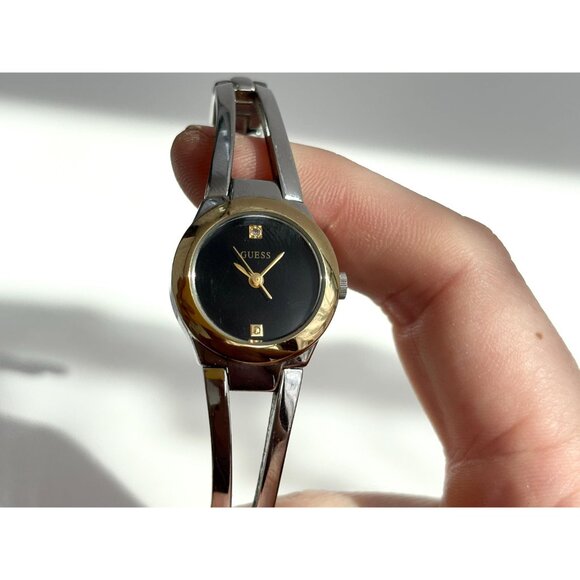 Guess Dual Toned Dual Silver Toned Ladies Vintage Wristwatch - 21mm - WORKS! - Picture 3 of 9